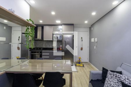 Sala e Cozinha de apartamento à venda com 2 quartos, 40m² em Jardim Helena, São Paulo