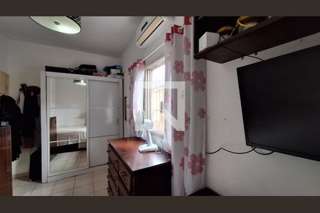 Quarto de casa para alugar com 2 quartos, 211m² em Guilhermina, Praia Grande