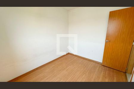 Apartamento à venda com 2 quartos, 50m² em Califórnia, Contagem