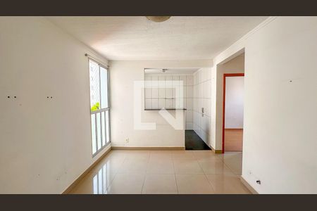 Apartamento à venda com 2 quartos, 50m² em Califórnia, Contagem