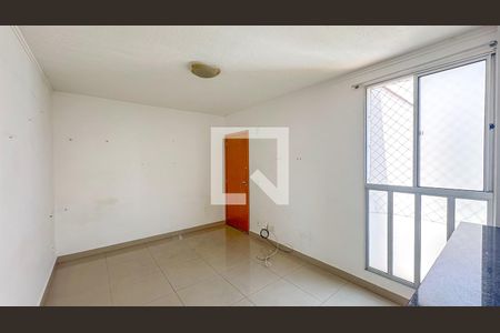 Apartamento à venda com 2 quartos, 50m² em Califórnia, Contagem