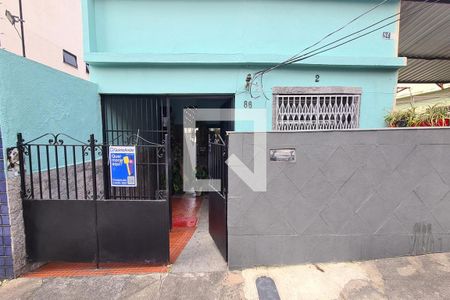 Casa à venda com 120m², 2 quartos e 1 vaga Casa à venda com 120m², 2 quartos e 1 vagaFachada com placa