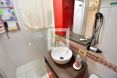 Banheiro de apartamento à venda com 1 quarto, 32m² em Bosque, Campinas