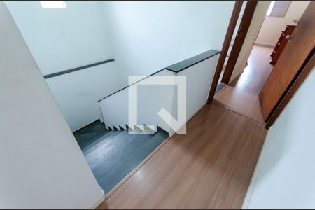 Escada de casa à venda com 5 quartos, 250m² em Jaguará, São Paulo