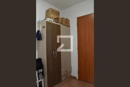 Quarto 2 de apartamento para alugar com 3 quartos, 58m² em Santa Cândida, Curitiba