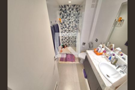 Banheiro 1 de apartamento à venda com 3 quartos, 80m² em Laranjeiras, Rio de Janeiro