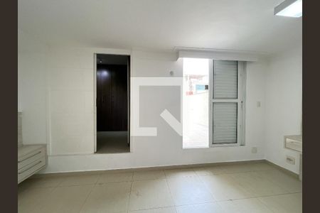 Suíte de casa à venda com 3 quartos, 280m² em Vila Cruz das Almas, São Paulo