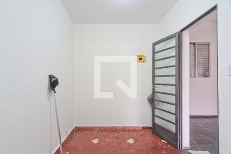 Quarto 2 de casa para alugar com 2 quartos, 40m² em Vila Pereira Cerca, São Paulo