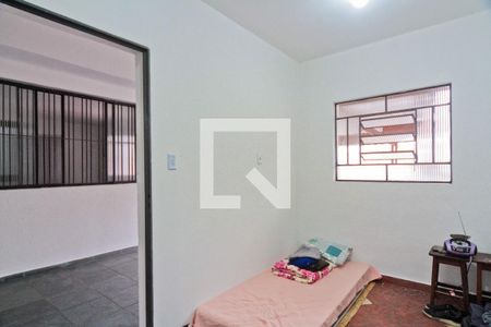 Quarto 2 de casa para alugar com 2 quartos, 40m² em Vila Pereira Cerca, São Paulo