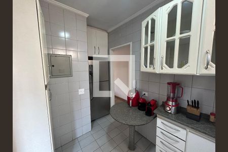 Cozinha de apartamento à venda com 2 quartos, 71m² em Água Branca, São Paulo