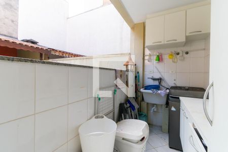 Casa de condomínio à venda com 194m², 3 quartos e 4 vagas Casa de condomínio à venda com 194m², 3 quartos e 4 vagasÁrea de Serviço