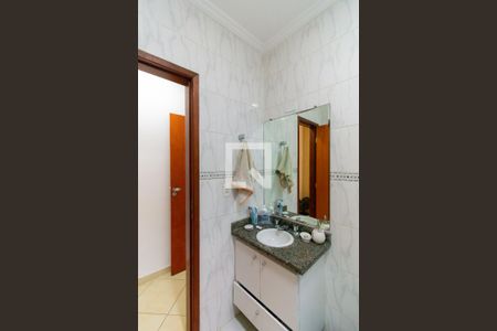 Casa de condomínio à venda com 194m², 3 quartos e 4 vagas Casa de condomínio à venda com 194m², 3 quartos e 4 vagasBanheiro da Suíte