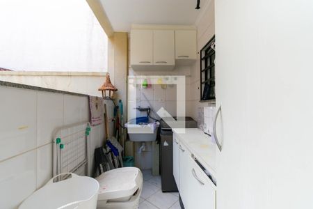 Casa de condomínio à venda com 194m², 3 quartos e 4 vagas Casa de condomínio à venda com 194m², 3 quartos e 4 vagasÁrea de Serviço