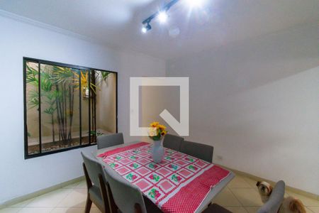 Casa de condomínio à venda com 194m², 3 quartos e 4 vagas Casa de condomínio à venda com 194m², 3 quartos e 4 vagasSala de Jantar