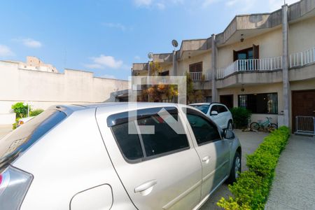 Casa de condomínio à venda com 194m², 3 quartos e 4 vagas Casa de condomínio à venda com 194m², 3 quartos e 4 vagasGaragem