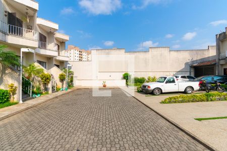 Casa de condomínio à venda com 194m², 3 quartos e 4 vagas Casa de condomínio à venda com 194m², 3 quartos e 4 vagasÁrea comum