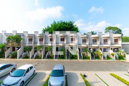 Casa de condomínio à venda com 194m², 3 quartos e 4 vagas Casa de condomínio à venda com 194m², 3 quartos e 4 vagasVista da Varanda da Suíte