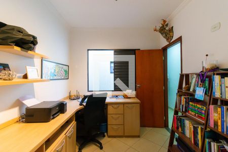 Casa de condomínio à venda com 194m², 3 quartos e 4 vagas Casa de condomínio à venda com 194m², 3 quartos e 4 vagasQuarto 2 - Escritório