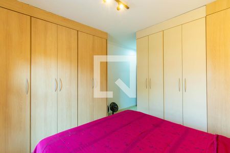 Casa de condomínio à venda com 194m², 3 quartos e 4 vagas Casa de condomínio à venda com 194m², 3 quartos e 4 vagasSuíte