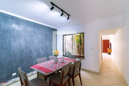 Casa de condomínio à venda com 194m², 3 quartos e 4 vagas Casa de condomínio à venda com 194m², 3 quartos e 4 vagasSala de Jantar