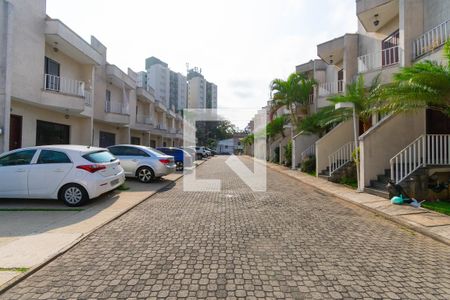 Casa de condomínio à venda com 194m², 3 quartos e 4 vagas Casa de condomínio à venda com 194m², 3 quartos e 4 vagasÁrea comum