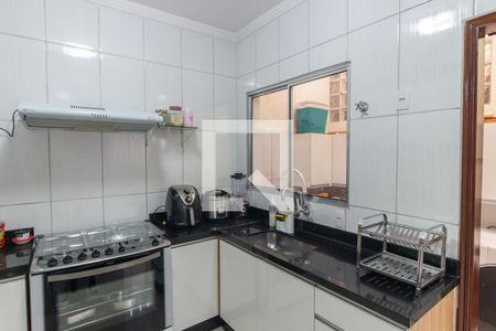 Cozinha de casa de condomínio à venda com 2 quartos, 75m² em Vila Carmosina, São Paulo