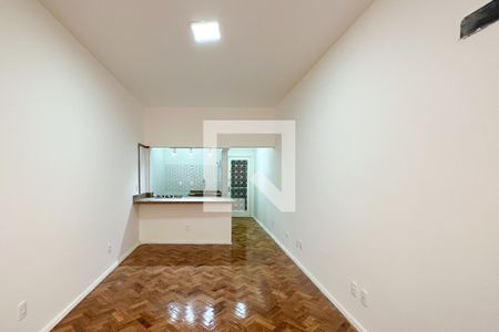 Sala de kitnet/studio para alugar com 1 quarto, 42m² em Copacabana, Rio de Janeiro