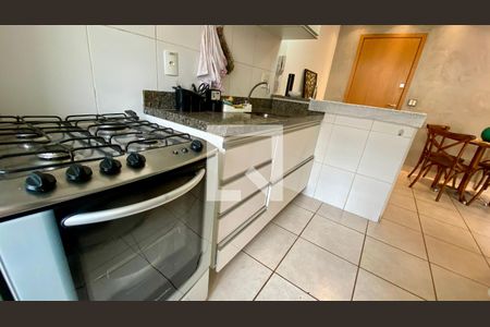 Cozinha de apartamento à venda com 2 quartos, 70m² em Nova Suíça, Belo Horizonte