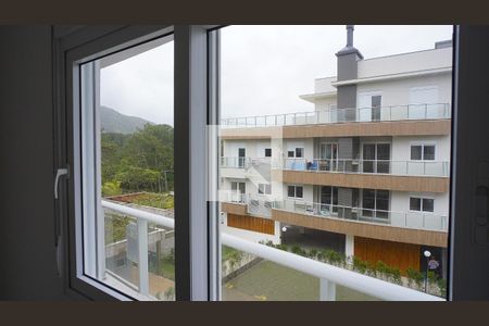 Suíte - Vista de apartamento para alugar com 2 quartos, 70m² em Campeche, Florianópolis