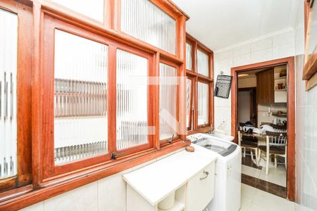 Casa à venda com 220m², 3 quartos e 2 vagas Casa à venda com 220m², 3 quartos e 2 vagasÁrea de Serviço
