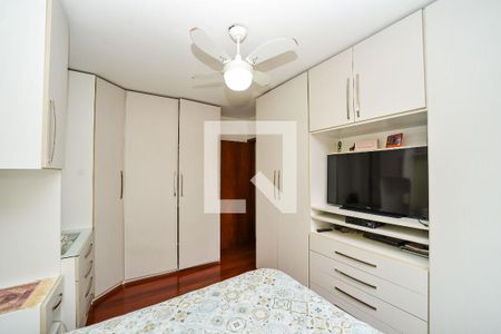 Casa à venda com 220m², 3 quartos e 2 vagas Casa à venda com 220m², 3 quartos e 2 vagasQuarto 2