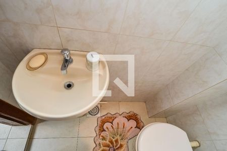 Casa à venda com 220m², 3 quartos e 2 vagas Casa à venda com 220m², 3 quartos e 2 vagasBanheiro de serviço