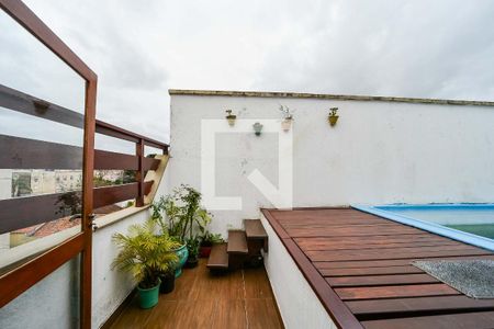 Casa à venda com 220m², 3 quartos e 2 vagas Casa à venda com 220m², 3 quartos e 2 vagasPiscina