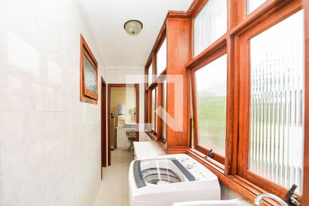 Casa à venda com 220m², 3 quartos e 2 vagas Casa à venda com 220m², 3 quartos e 2 vagasÁrea de Serviço