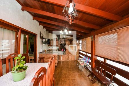 Casa à venda com 220m², 3 quartos e 2 vagas Casa à venda com 220m², 3 quartos e 2 vagasEspaço Gourmet