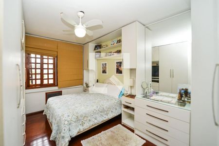 Quarto 2 de casa à venda com 3 quartos, 220m² em São Sebastião, Porto Alegre