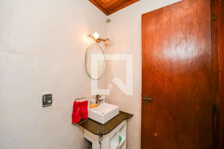 Casa à venda com 220m², 3 quartos e 2 vagas Casa à venda com 220m², 3 quartos e 2 vagasBanheiro 2