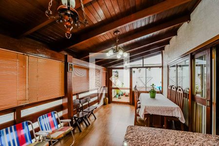 Casa à venda com 220m², 3 quartos e 2 vagas Casa à venda com 220m², 3 quartos e 2 vagasEspaço Gourmet