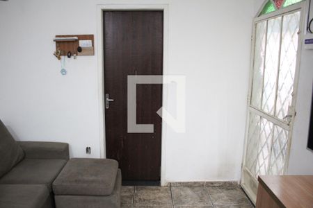 Sala de casa à venda com 2 quartos, 100m² em Jardim Riacho das Pedras, Contagem