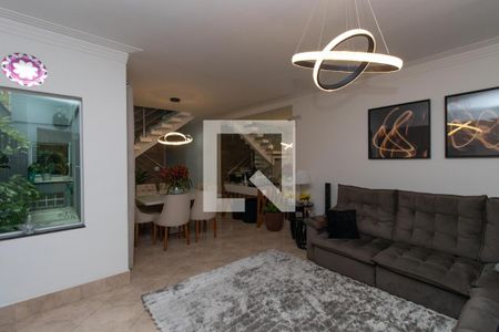 Sala de casa à venda com 3 quartos, 210m² em Vila Paiva, São Paulo