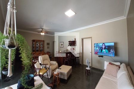 Sala de TV de casa à venda com 4 quartos, 493m² em Jardim Guanabara, Campinas