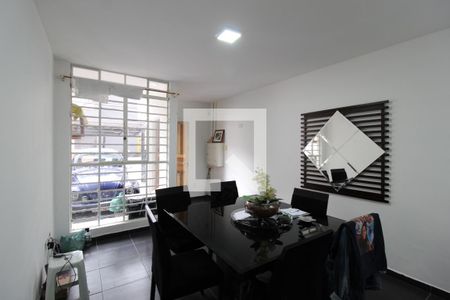 Casa à venda com 120m², 3 quartos e 4 vagasSala