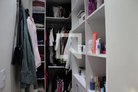 Closet da suíte  de apartamento para alugar com 2 quartos, 57m² em Quinta da Paineira, São Paulo