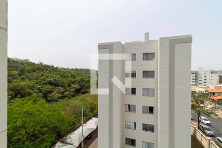 Vista da sala de apartamento para alugar com 2 quartos, 45m² em Cabral, Contagem