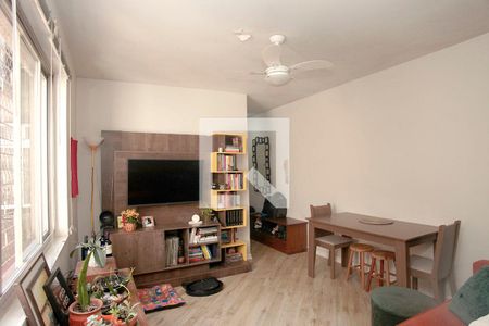 Sala de apartamento para alugar com 2 quartos, 71m² em Azenha, Porto Alegre