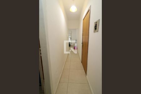 Corredor de apartamento à venda com 1 quarto, 57m² em Santo Antônio, Porto Alegre