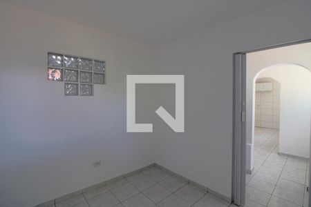 Quarto 2 de casa para alugar com 2 quartos, 100m² em Jardim dos Prados, São Paulo