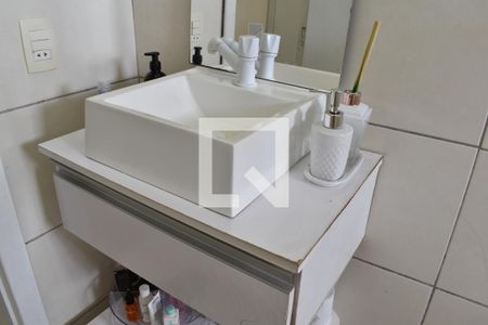 Banheiro da Suíte de casa para alugar com 3 quartos, 150m² em Santa Cândida, Curitiba