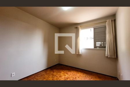 Quarto de apartamento à venda com 1 quarto, 77m² em Bosque, Campinas