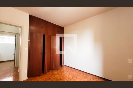 Quarto de apartamento à venda com 1 quarto, 77m² em Bosque, Campinas